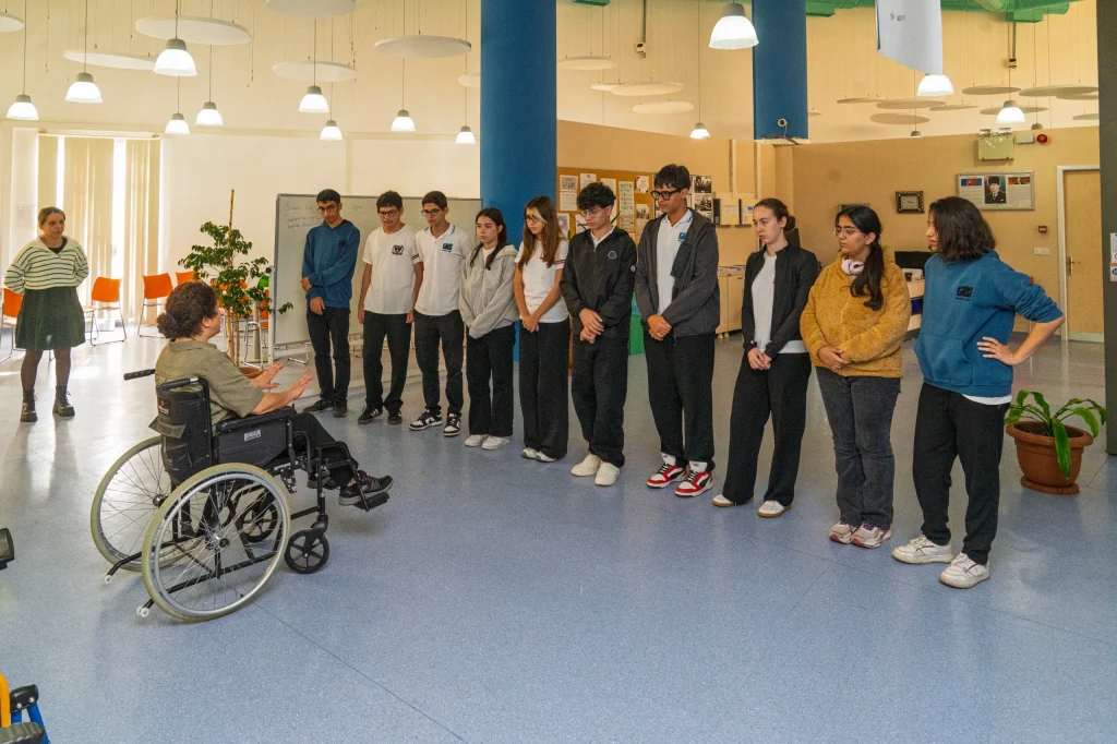 İzmir’de empati parkuru: Engelleri deneyimleyerek fark ediyorlar 5 İzmir’de empati parkuru: Engelleri deneyimleyerek fark ediyorlar