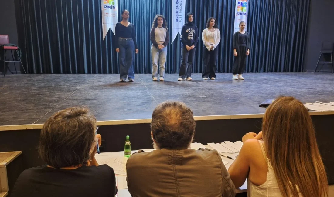 İzmir Büyükşehir Belediyesi bünyesinde faaliyet gösteren Genç İzmir Tiyatro Topluluğu,