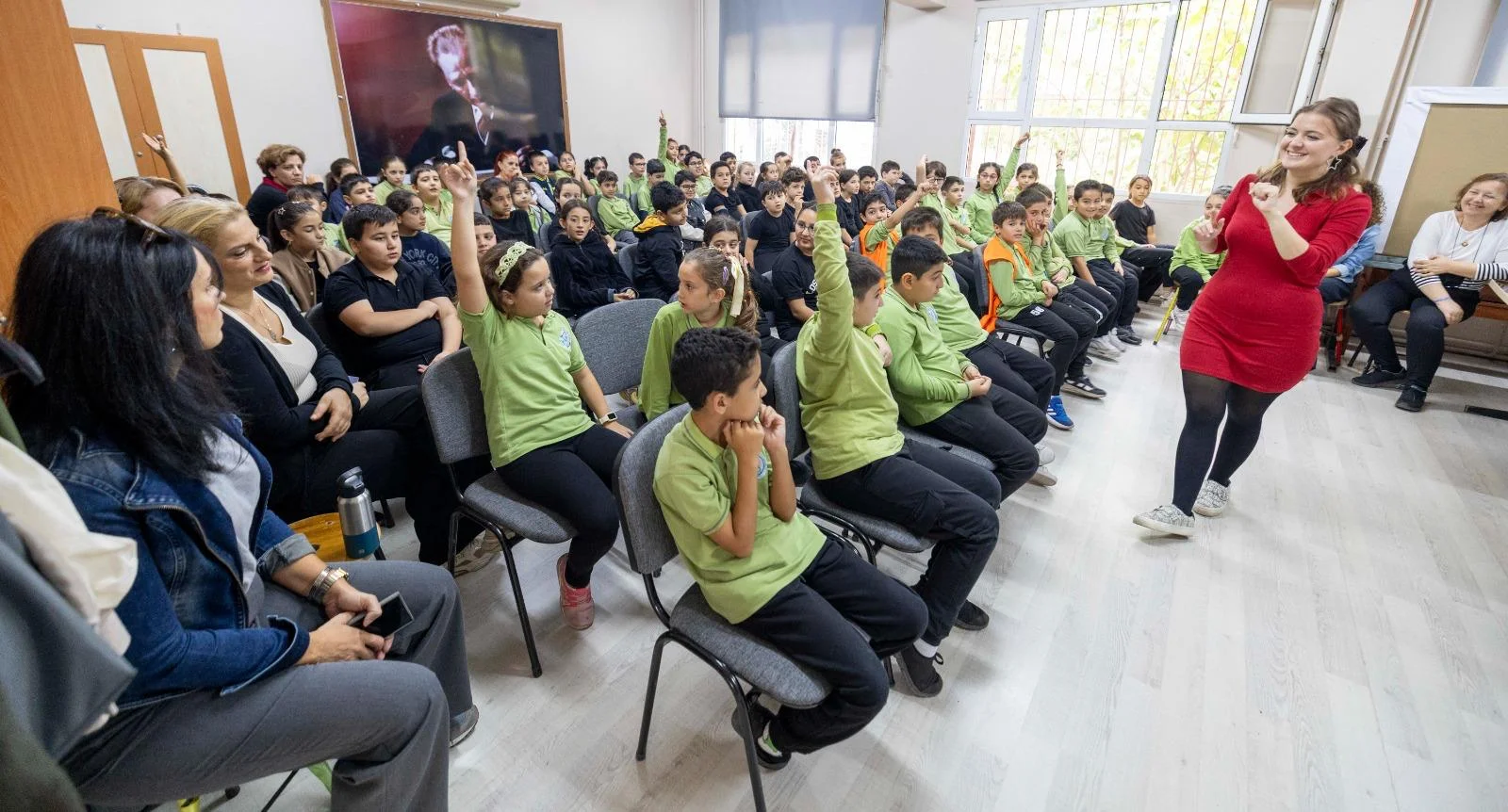İzmir’de iklim bilinci çocuklarla büyüyor: Geleceğe büyük yatırım!