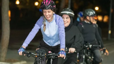 İzmir Büyükşehir Belediyesi, Eşpedal Derneği iş birliğiyle Beyaz Baston Körler
