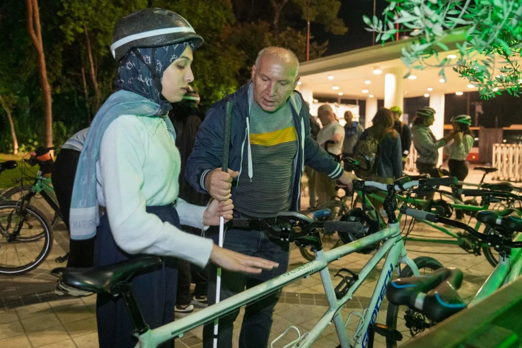 İzmir'de ilham veren dayanışma! Kültürpark'ta tandem bisikletlerle engelsiz tur...