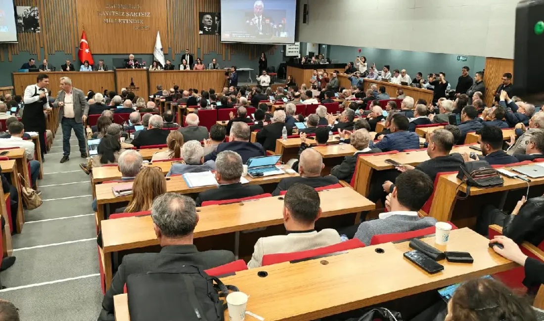 İzmir Büyükşehir Belediyesi Meclisi'nde yeni bir dönemi başladı. Ekim ayı