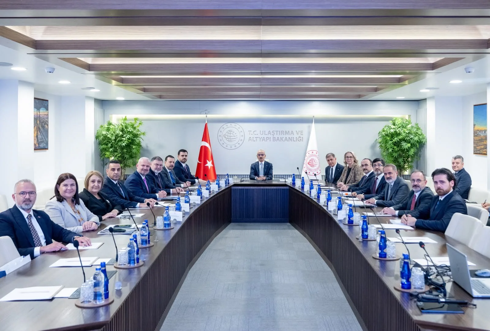 Ankara’da İzmir için ikinci mesai: Ulaştırma Bakanlığı’nda altyapı ve ulaşım zirvesi