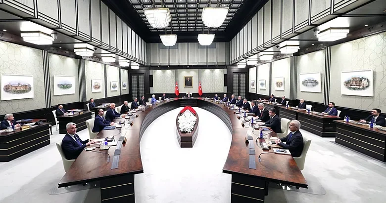 Cumhurbaşkanlığı Kabinesi, Cumhurbaşkanı Recep Tayyip Erdoğan’ın başkanlığında bugün saat 15.00’te
