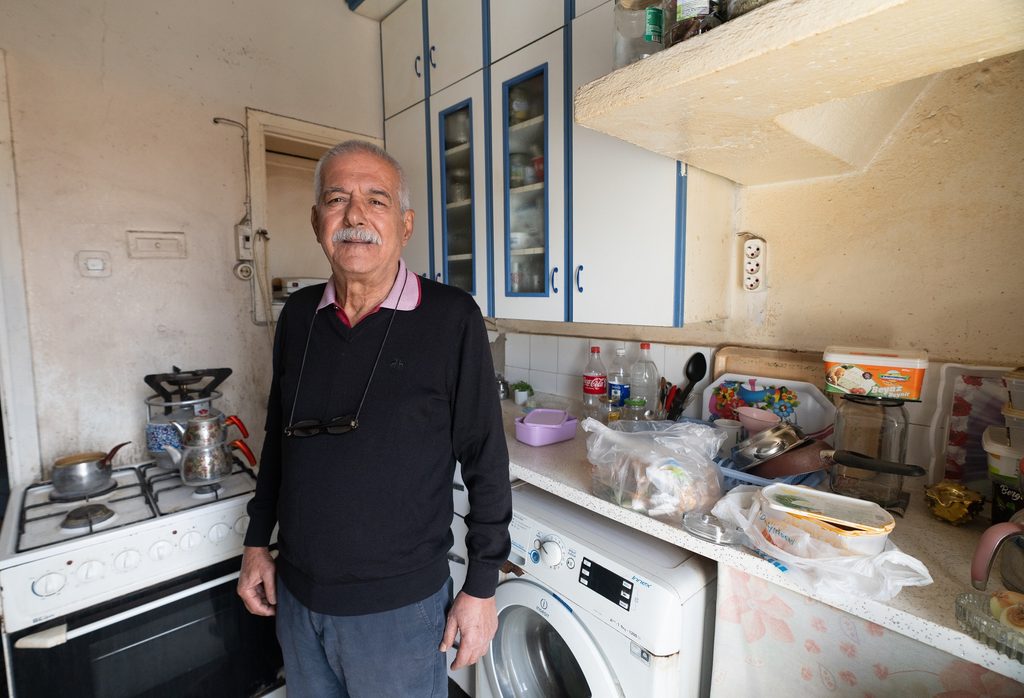 İzmir’in emeklileri desteklerle nefes alıyor: 'O parayla bozulan televizyonumu yaptırdım'