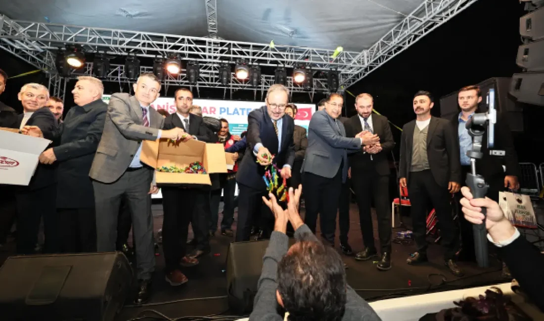 Önceki dönem Gençlik ve Spor Bakanı, AK Parti İzmir Milletvekili