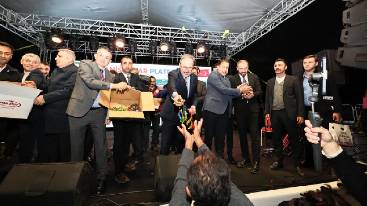 Kasapoğlu: “Biz birlikte Manisa’yız, birlikte İzmir’iz, birlikte Türkiye’yiz”