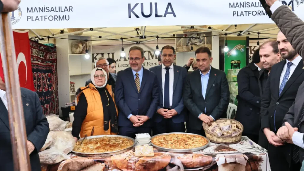 Kasapoğlu: “Biz birlikte Manisa’yız, birlikte İzmir’iz, birlikte Türkiye’yiz” 2 Kasapoğlu: “Biz birlikte Manisa’yız, birlikte İzmir’iz, birlikte Türkiye’yiz”