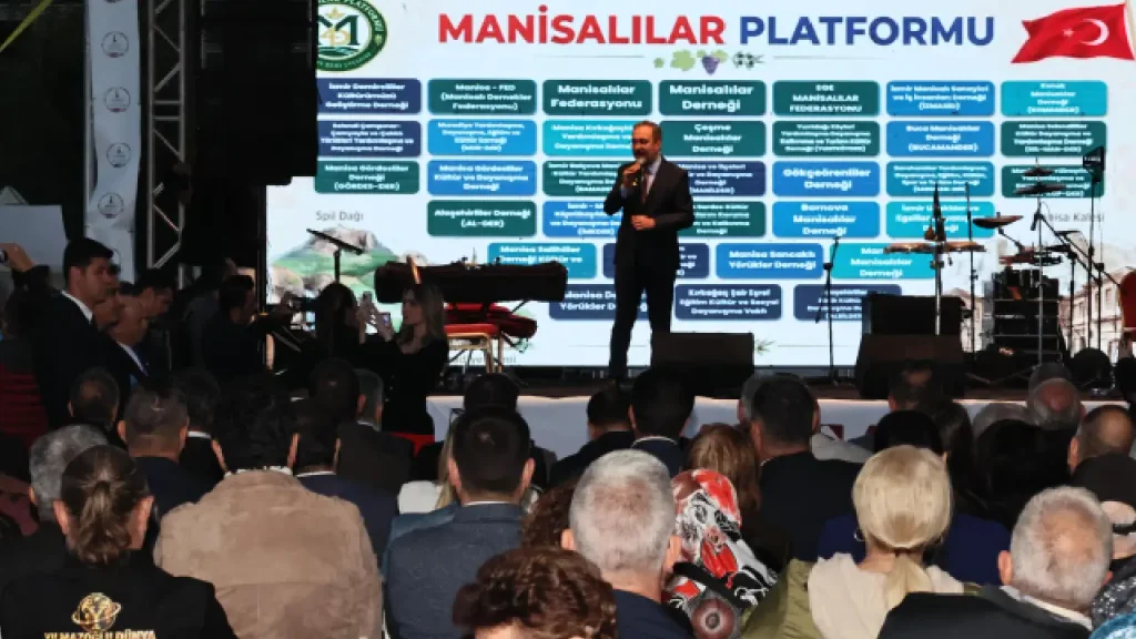 Kasapoğlu: “Biz birlikte Manisa’yız, birlikte İzmir’iz, birlikte Türkiye’yiz” 3 Kasapoğlu: “Biz birlikte Manisa’yız, birlikte İzmir’iz, birlikte Türkiye’yiz”