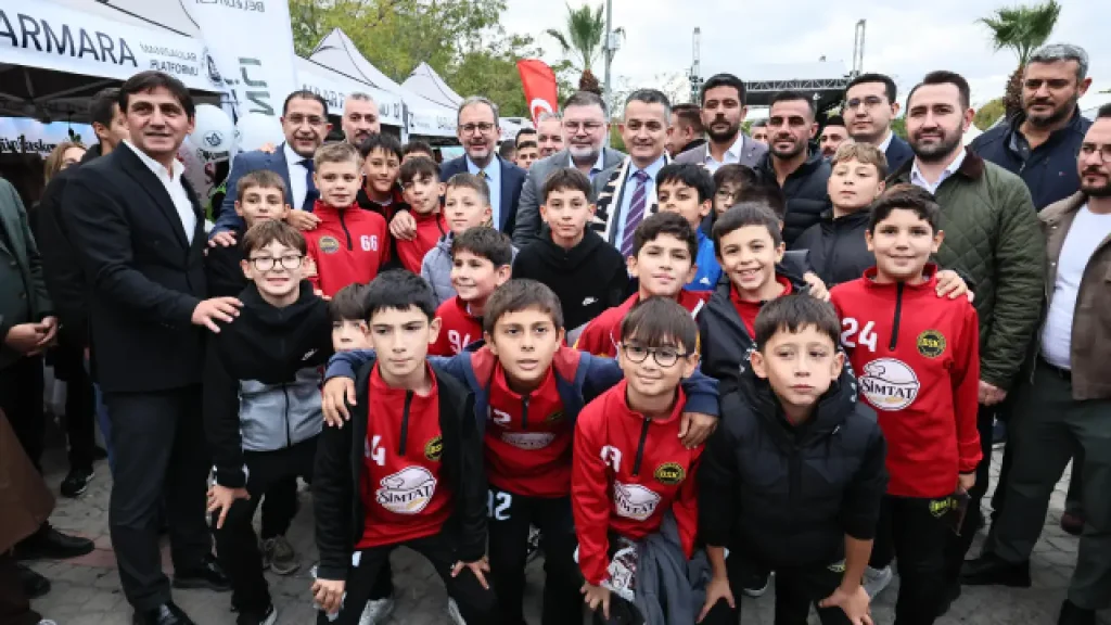 Kasapoğlu: “Biz birlikte Manisa’yız, birlikte İzmir’iz, birlikte Türkiye’yiz” 5 Kasapoğlu: “Biz birlikte Manisa’yız, birlikte İzmir’iz, birlikte Türkiye’yiz”