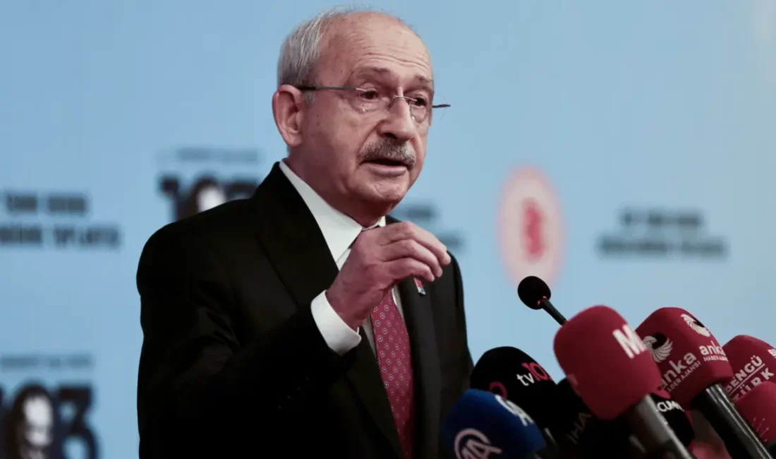 CHP Genel Başkanı Kemal Kılıçdaroğlu, Mersin Büyükşehir Belediye Başkanı Vahap