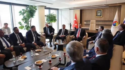İzmir Büyükşehir Belediye Başkanı Dr. Cemil Tugay, AK Parti Genel