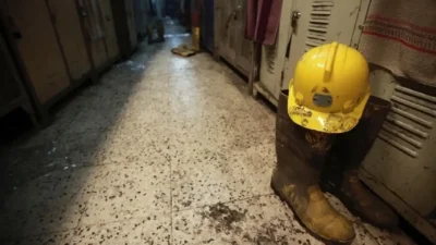 Manisa'nın Soma ilçesinde 5 işçinin hayatını kaybettiği maden faciasının ardından