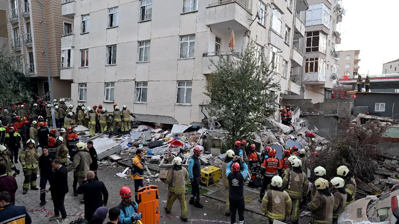İstanbul’un Maltepe ilçesi Cevizli Mahallesi Doğu Sokak’ta bulunan 7 katlı