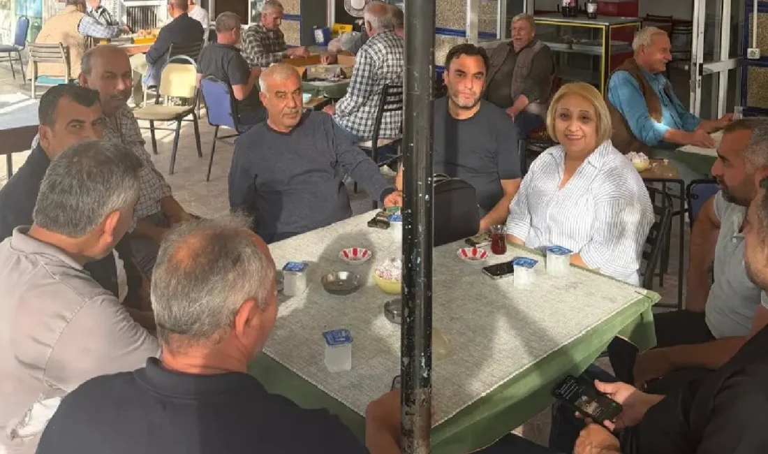Menderes Başkan Vekili Asuman Şen, pazar mesaisinde vatandaşlarla iç içeydi.