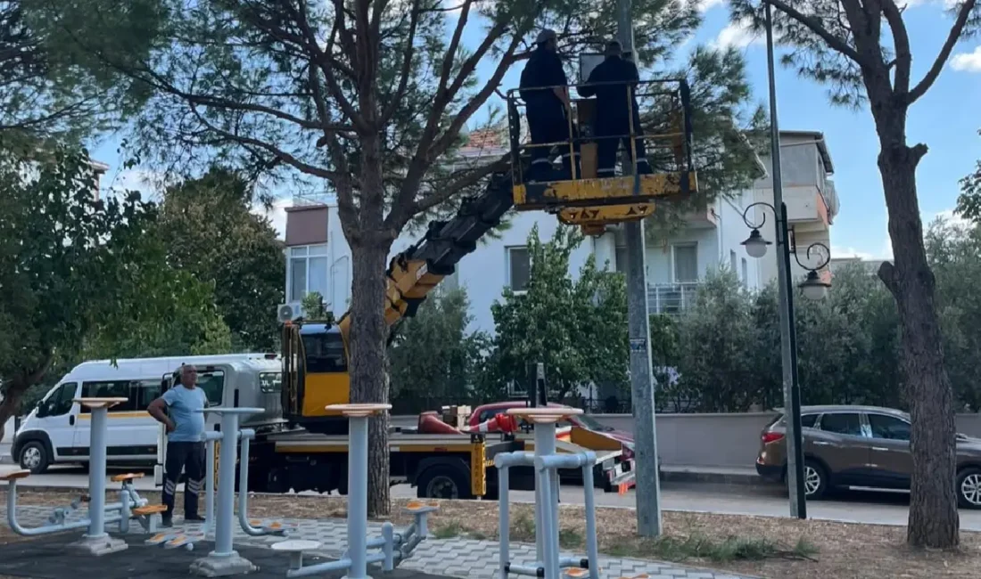 Menderes Belediyesi, Güvenli Menderes Projesi kapsamında parklarda kamera bakım, onarım