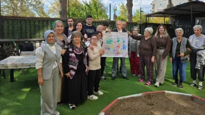 Menderes Belediyesi, Engelsiz Çocuk Evi’nden yararlanan engelli bireyler ile birlikte