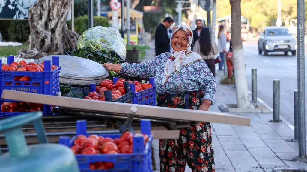 Mesude Teyze’nin alın teri torunlarının geleceğine dönüşüyor
