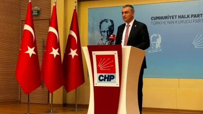 CHP Parti Sözcüsü Müslim Sarı, son dönemde yaşanan belediye başkanı