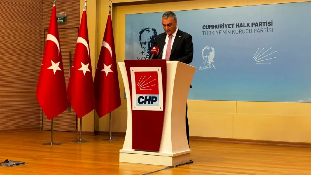 CHP Sözcüsü Müslim Sarı: “Fon skandalının siyasi ayakları hesap vermeli" 2 CHP Sözcüsü Müslim Sarı: “Fon skandalının siyasi ayakları hesap vermeli"