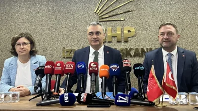 CHP Genel Başkan Yardımcısı ve Parti Sözcüsü Müslim Sarı, İzmir