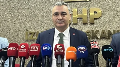 CHP Genel Başkan Yardımcısı ve Parti Sözcüsü Müslim Sarı, İzmir’de