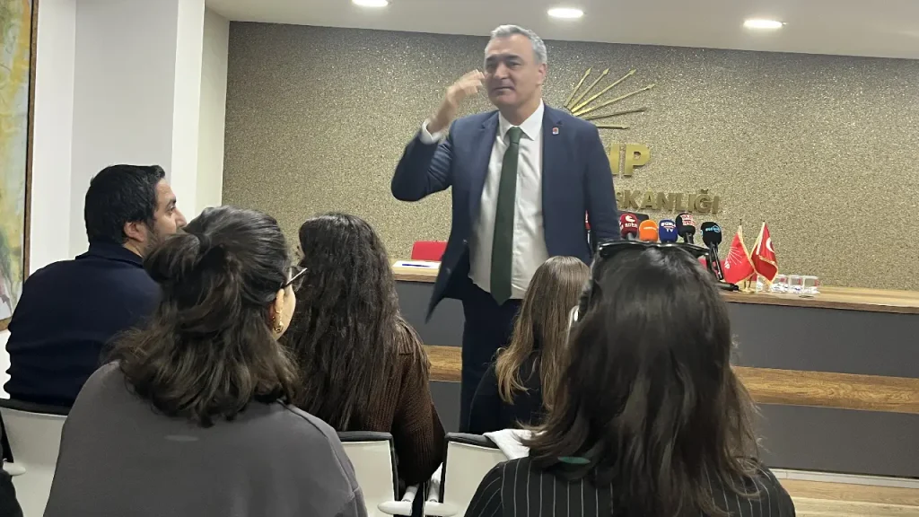 CHP’li Müslim Sarı’dan sert operasyon ve siyasi etik çıkışı: “Korunaklı liman muteber değildir"