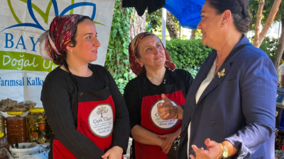 Cumhuriyet Halk Partisi (CHP) İzmir İl Kadın Kolları, ilçelerde sürdürdüğü