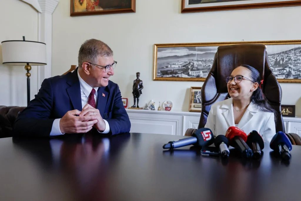 Çocuk Başkan istedi: Okul bahçesi sil baştan yenilendi!