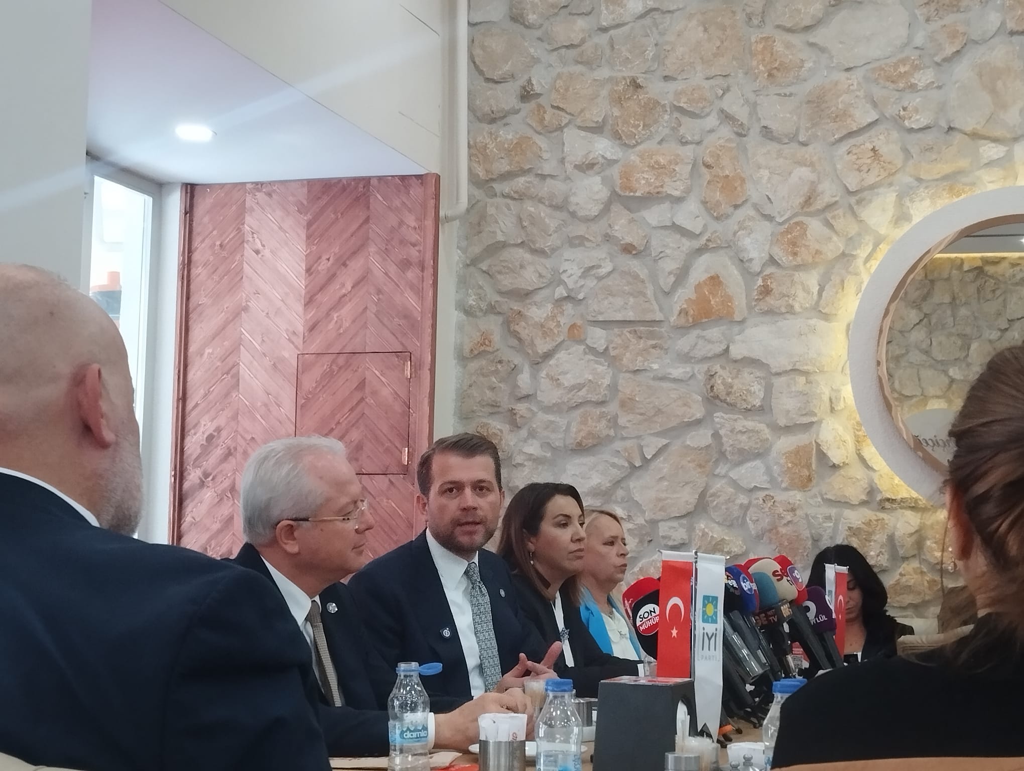 İYİ Parti Genel Sekreteri Osman Ertürk Özel, İzmir buluşmasında borsa
