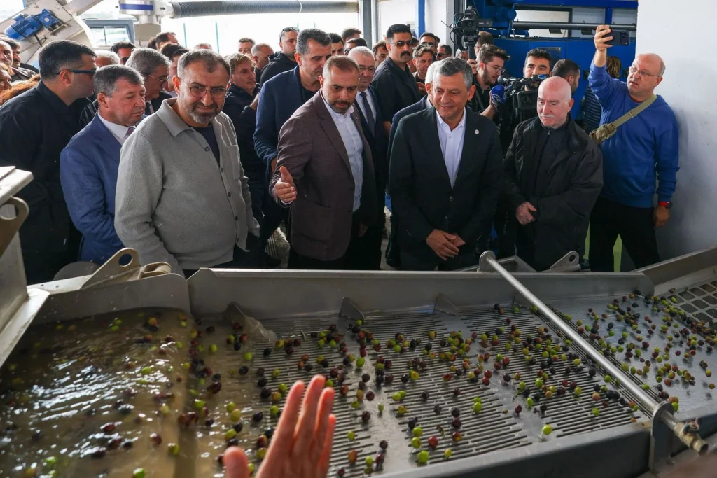 Özel zeytin üreticileriyle buluştu