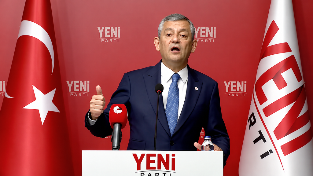 Özel'den transfer tepkisi: 'İzmir'in iradesi işgal altında'