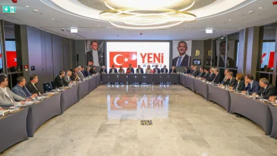 İzmir'de düzenlenecek dev il kongresi öncesinde kente çıkarma yapan YENİ