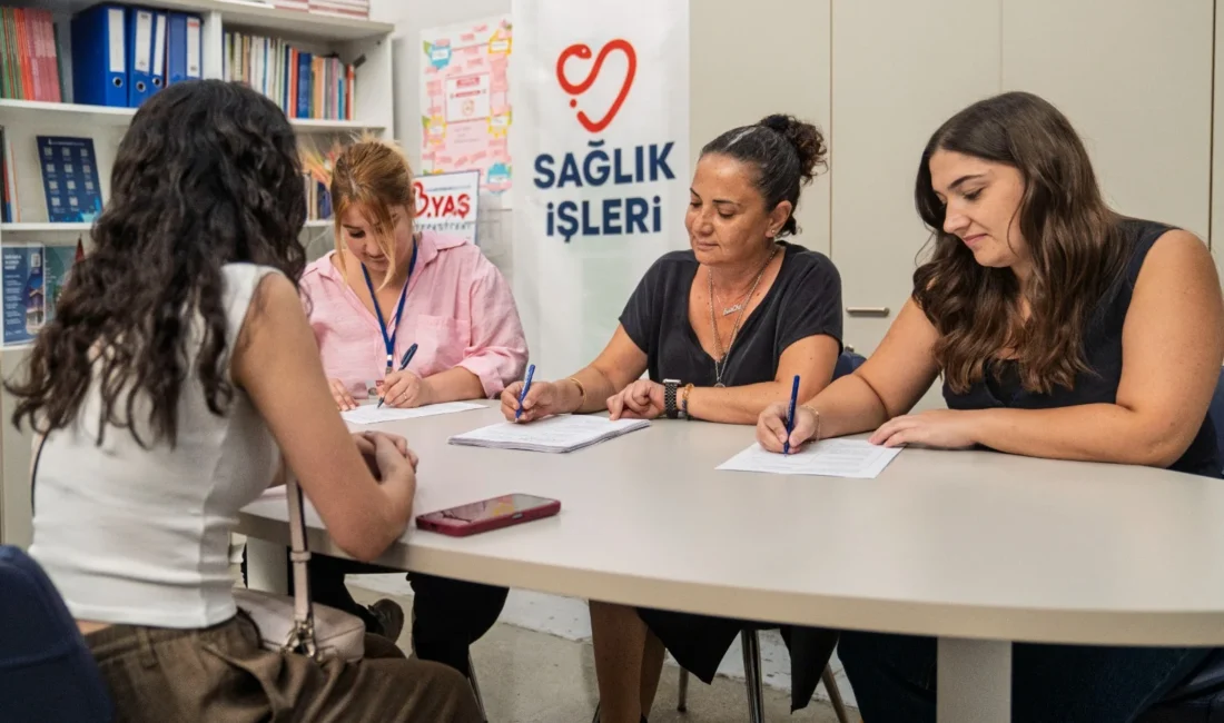 İzmir Büyükşehir Belediyesi Sağlık Gönüllüleri Projesi, ikinci yılında büyüyerek yoluna