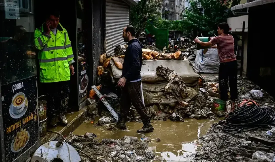 Marmara genelinde son 84 yılın rekorunu kıran ve yüzlerce araç