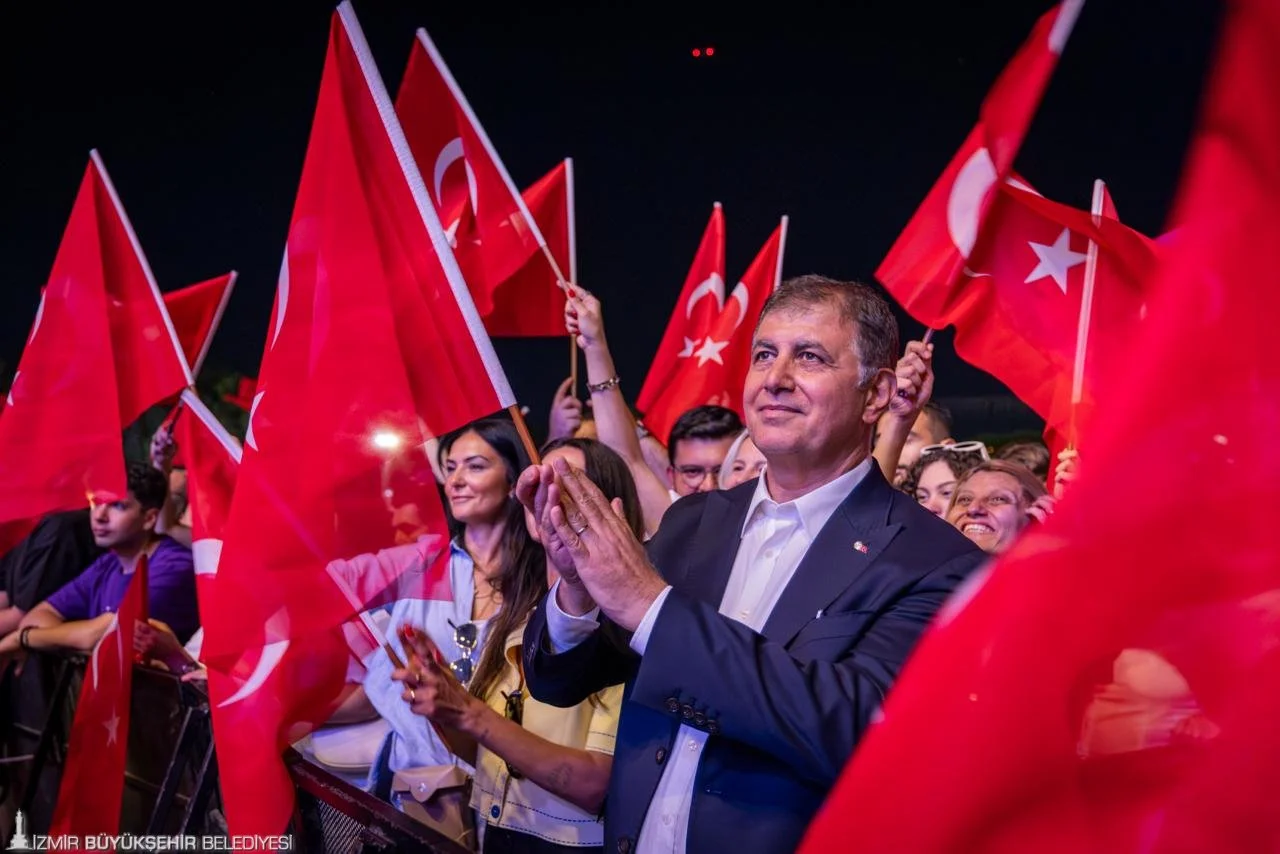 Başkan Tugay’dan 29 Ekim mesajı: “Cumhuriyet’i milletçe yaşatacağız”