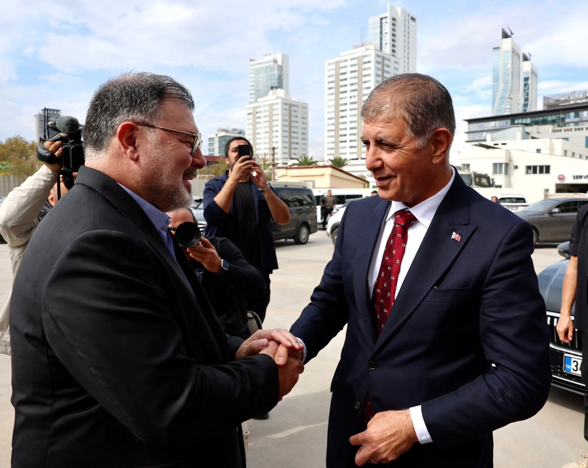 Başkan Tugay’dan AK Parti İl Başkanlığı’na iade-i ziyaret: "AK Parti kimsesizlerin kimsesidir"