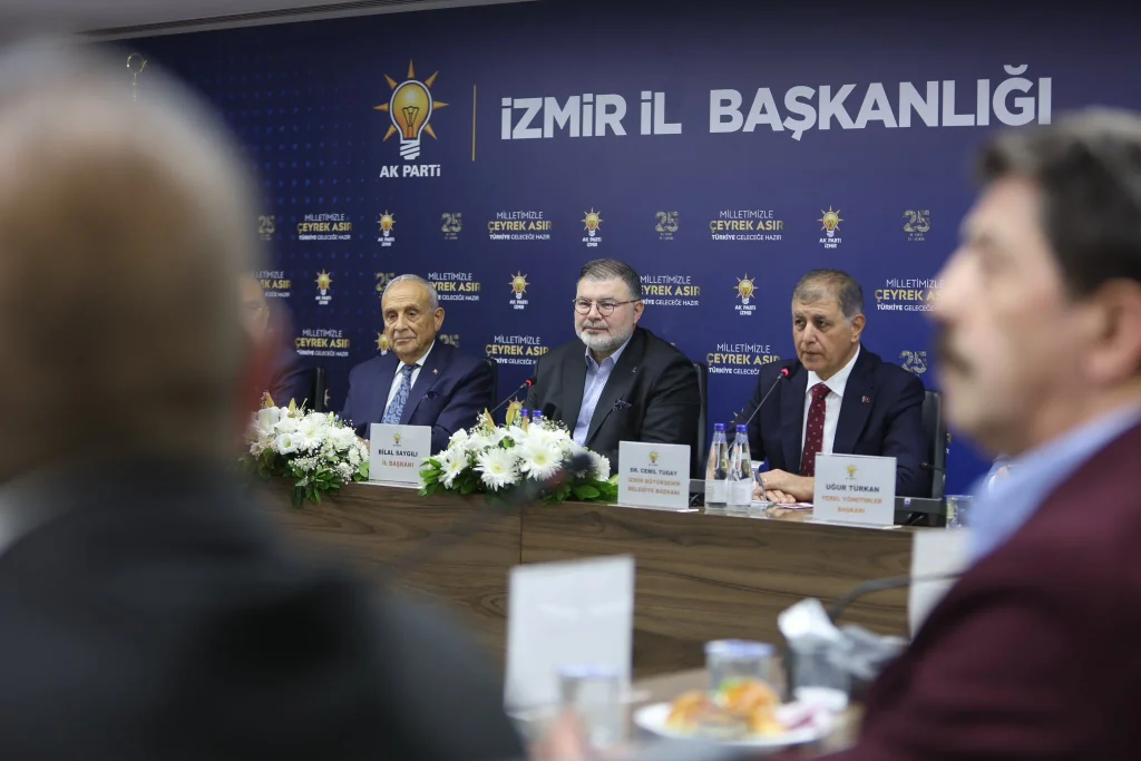 Başkan Tugay AK Parti ziyareti sonrası konuştu: Artık konuşmak değil İzmir için çalışma zamanı