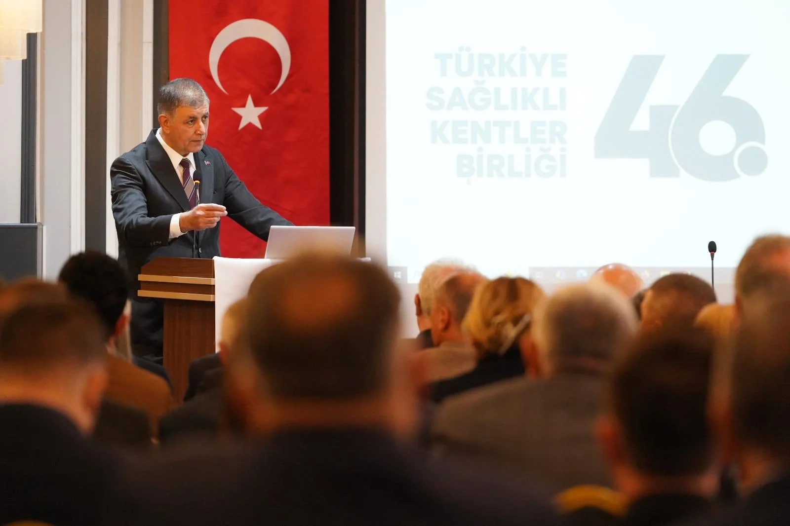 Türkiye Sağlıklı Kentler Birliği Başkanı ve İzmir Büyükşehir Belediye Başkanı