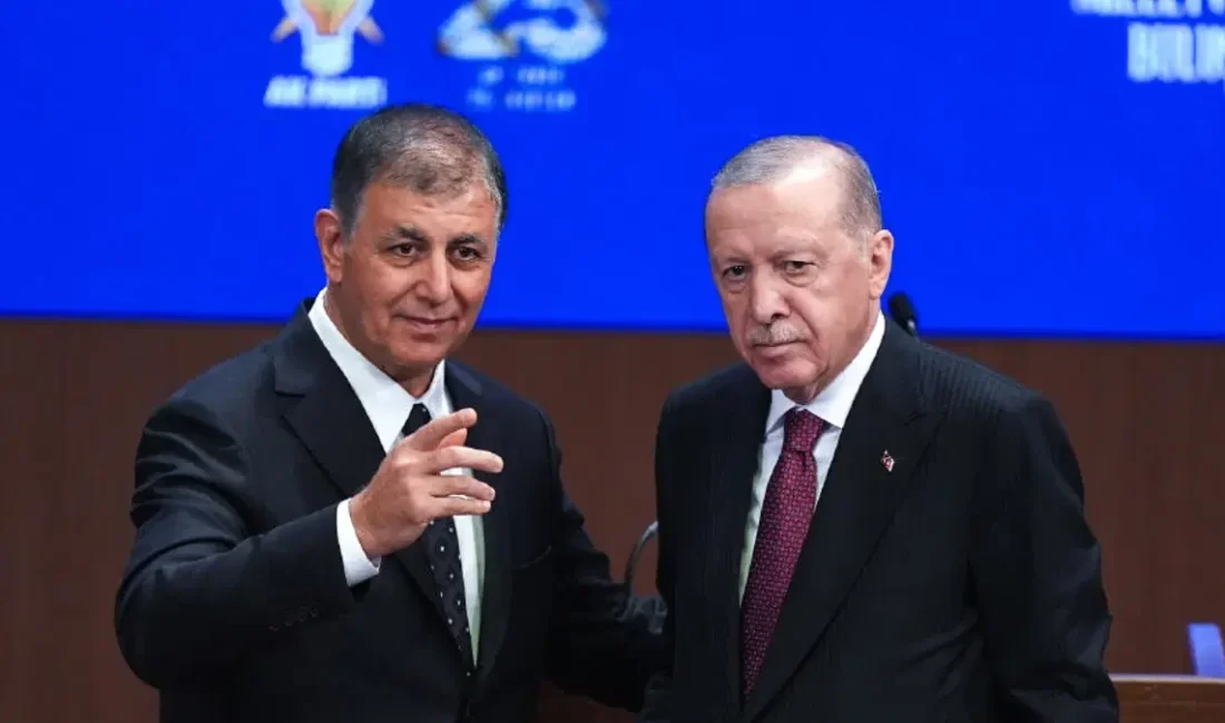 AK Parti'ye katılan İzmir Büyükşehir Belediye Başkanı Cemil Tugay, "İzmir