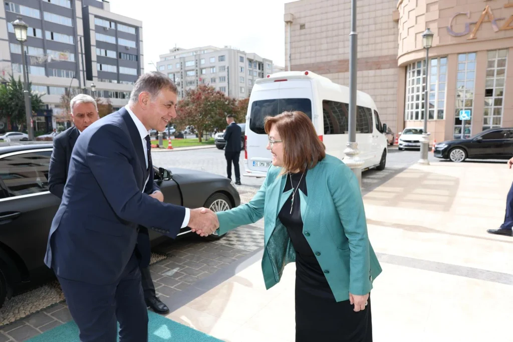 İzmir-Gaziantep zirvesinde iş birliği mesajı