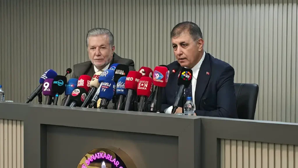 "Değişmedim, amacım siyaset değil hizmet" 2 "Değişmedim, amacım siyaset değil hizmet"