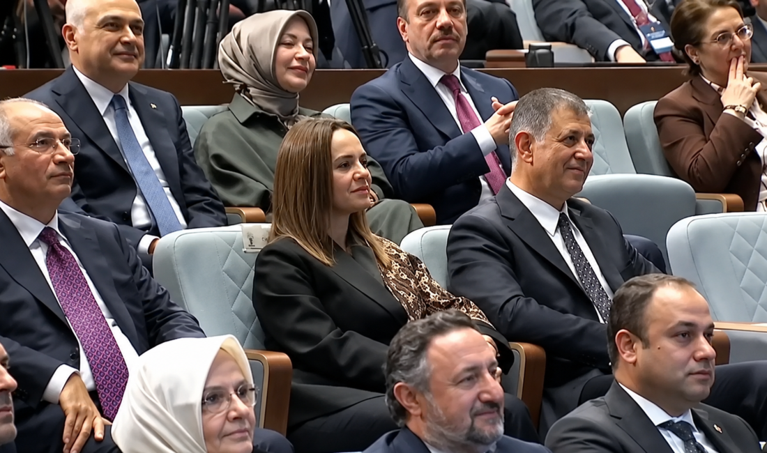 CHP’den ayrılarak bağımsız kaldıktan sonra AK Parti saflarına katılan İzmir