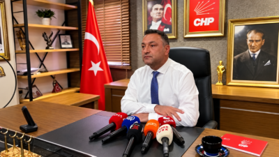 CHP İzmir İl Başkanı Utku Gümrükçü, YENİ Parti İzmir İl