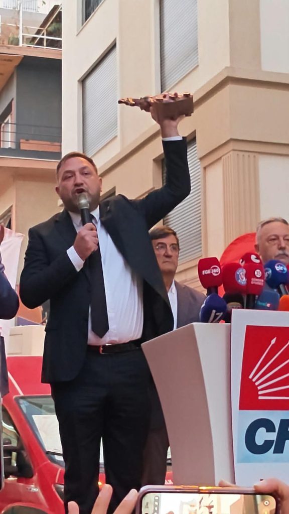 CHP İzmir’den 'Ön Seçim' çıkışı ve protesto: "İzmir halkının iradesine sahip çıkacağız"