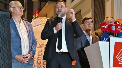 İzmir Büyükşehir Belediye Başkanı Cemil Tugay’ın AK Parti’ye katılmasına tepki