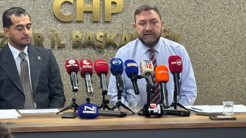 CHP İzmir İl Başkanı Gümrükçü'den Çiğli alarmı: "İzmir'de bir kuzey planı işliyor, ‘Kırmızı Pazartesi' yaşanmasın"