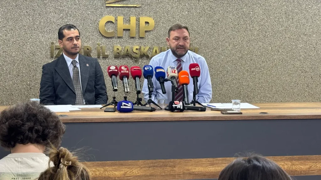 CHP İzmir İl Başkanı Gümrükçü'den Çiğli alarmı: "İzmir'de bir kuzey planı işliyor, ‘Kırmızı Pazartesi' yaşanmasın"