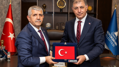 AK Parti saflarına katılan İzmir Büyükşehir Belediye Başkanı Dr. Cemil