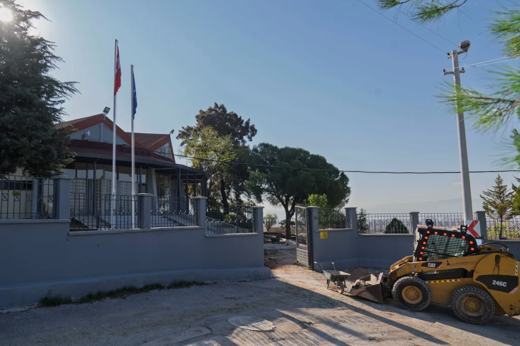 Karşıyaka Yamanlar'da büyük dönüşüm! Atıl bina kütüphane ve semt evi oluyor